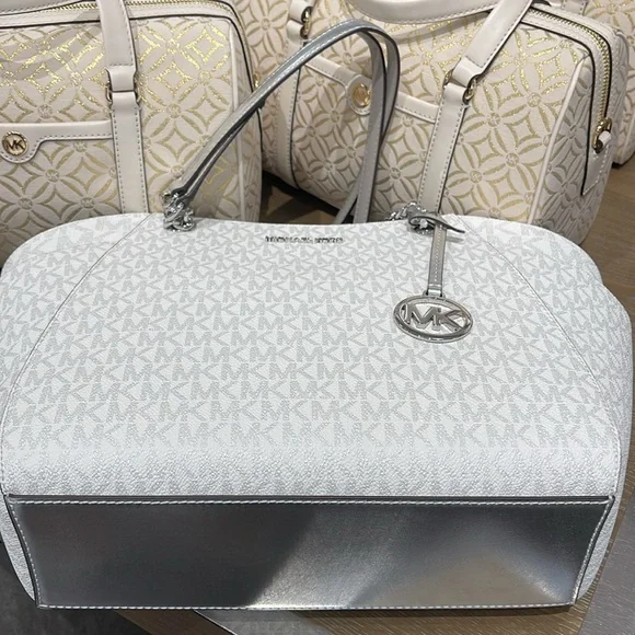 MICHAEL KORS 
Jet Set Travel Large Signature Chain Shoulder Tote Bag
Silver 
NWT - Picture 6 of 16